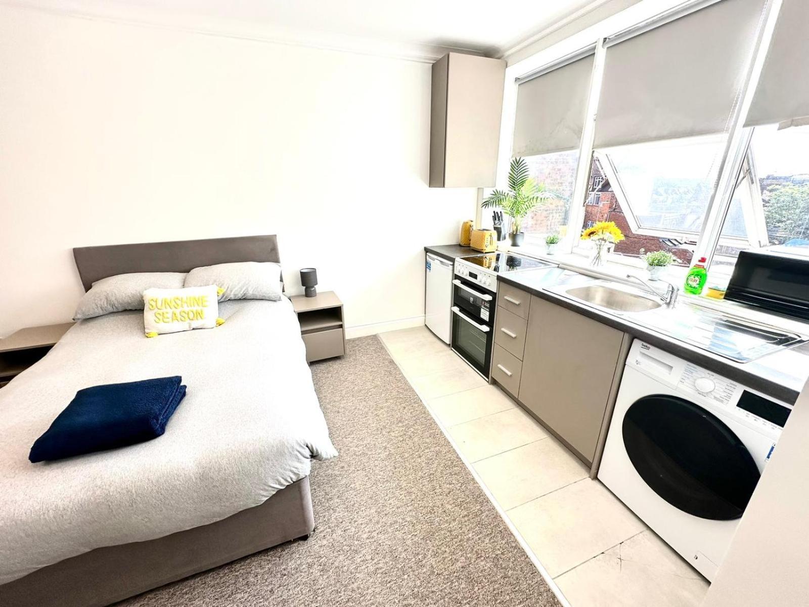Sunny Modern, Private Apartment,15 Mins To Central London Hendon Exteriér fotografie