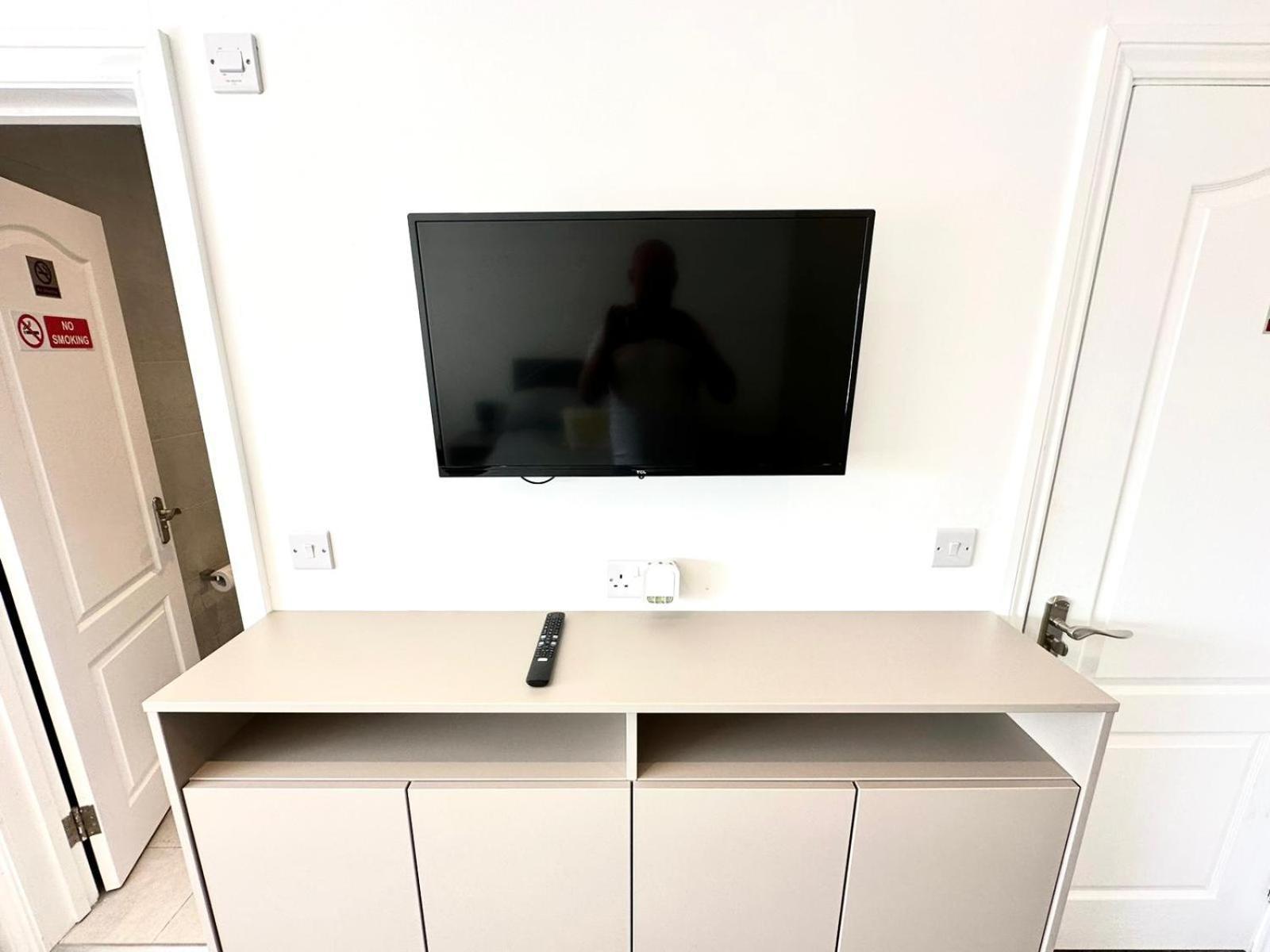 Sunny Modern, Private Apartment,15 Mins To Central London Hendon Exteriér fotografie